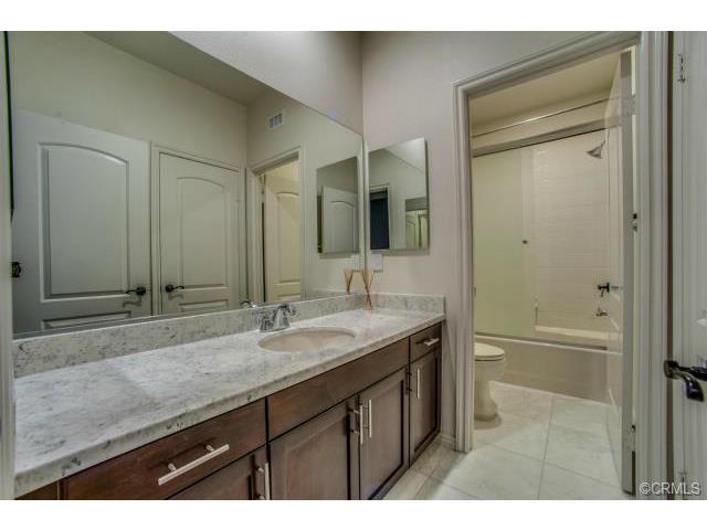 Detail Gallery Image 21 of 25 For 22 Upperbend, Irvine,  CA 92618 - 3 Beds | 2/1 Baths