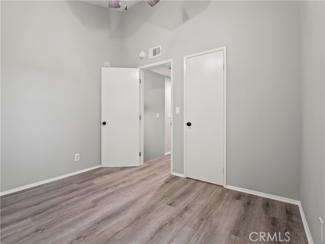 Detail Gallery Image 10 of 31 For 27065 Crossglade Ave #1,  Canyon Country,  CA 91351 - 3 Beds | 2/1 Baths