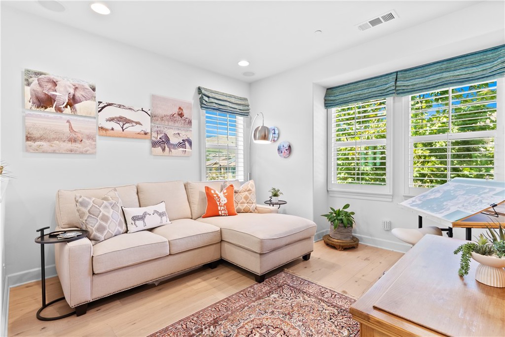 MLS #OC25195995 image #40