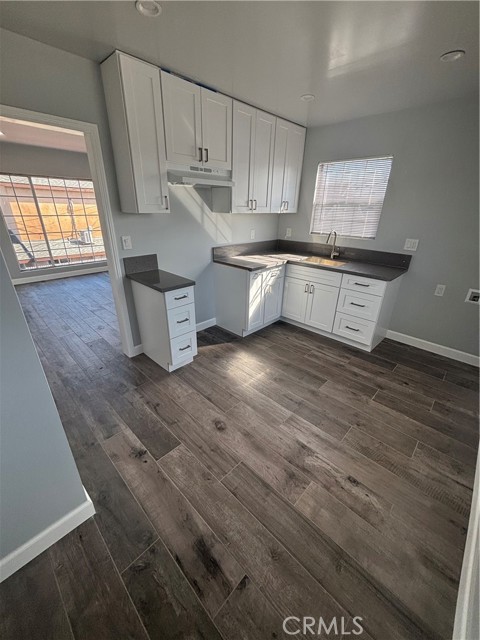 Detail Gallery Image 8 of 11 For 426 W 51st, Los Angeles,  CA 90037 - 1 Beds | 1 Baths