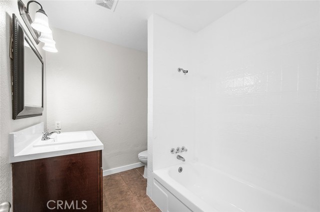 1302 N San Antonio Avenue, Upland CA: https://media.crmls.org/medias/7107f9b0-1dd7-4268-9697-4aaa9442b114.jpg