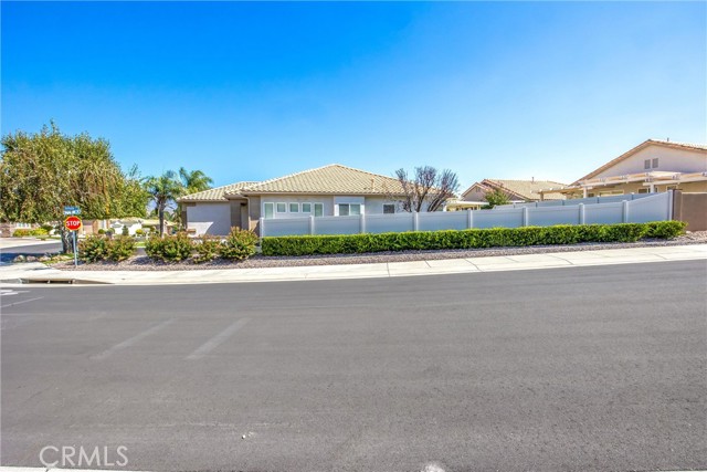 Wonderful Corner Lot!