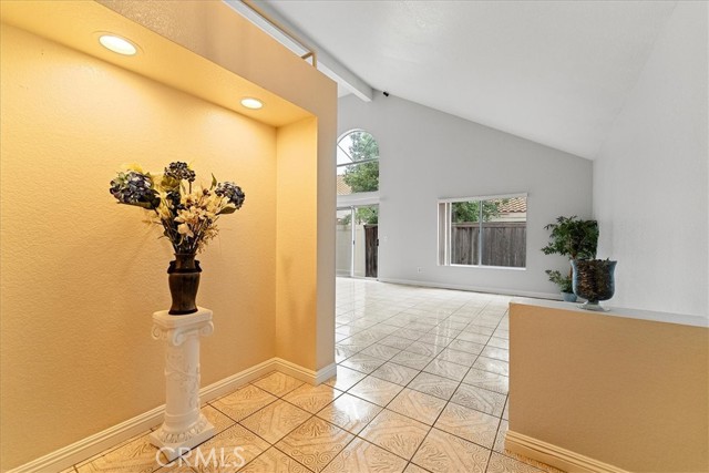 Detail Gallery Image 5 of 31 For 3410 Cedarglen Rd, Ontario,  CA 91761 - 4 Beds | 2/1 Baths