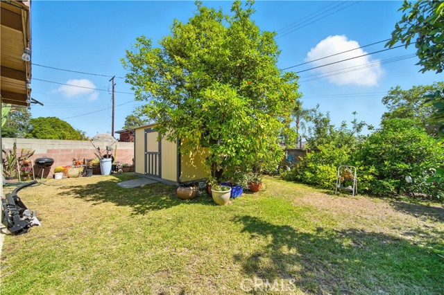 17934 E Newburgh Street, Azusa CA: https://media.crmls.org/medias/710937dc-df4a-414c-8f2f-d0d904901f6a.jpg