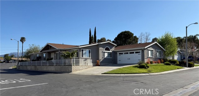 10961 Desert Lawn Drive, Calimesa CA: https://media.crmls.org/medias/7109827a-4e29-4f8c-97da-007013dee645.jpg