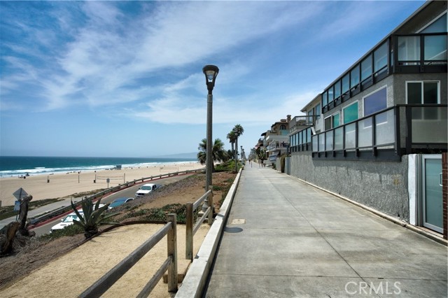 3207 Crest Drive, Manhattan Beach, California 90266, 3 Bedrooms Bedrooms, ,3 BathroomsBathrooms,Residential,Sold,Crest,PW21156135