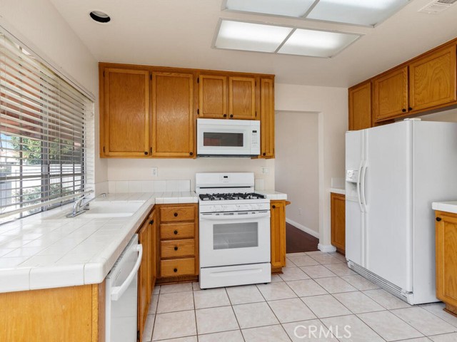 Detail Gallery Image 8 of 20 For 28078 Lemonwood Dr, Menifee,  CA 92584 - 2 Beds | 2 Baths