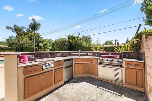 4811 Heaven Avenue, Woodland Hills CA: https://media.crmls.org/medias/710b4f2e-afb3-4dfa-81cf-1759242fb00a.jpg