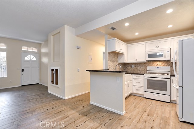 Detail Gallery Image 12 of 28 For 10 Carmesi, Rancho Santa Margarita,  CA 92688 - 2 Beds | 2 Baths