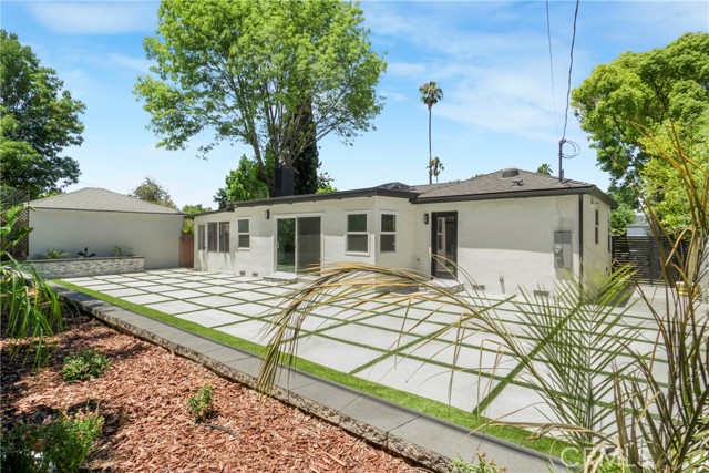 Detail Gallery Image 21 of 32 For 19120 Bessemer St, Tarzana,  CA 91335 - 4 Beds | 3 Baths