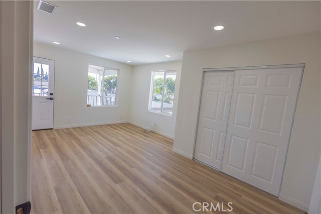 2122 W 10th Street, Santa Ana CA: https://media.crmls.org/medias/710ce189-3de1-4f76-9ac5-1e4a879df777.jpg