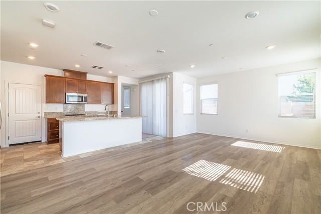 8770 Festival Street, Chino CA: https://media.crmls.org/medias/710cfa3f-00a1-49ae-b4bb-c745826c88b9.jpg