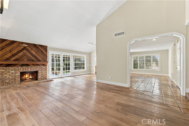 15444 Marilla Street photo 15