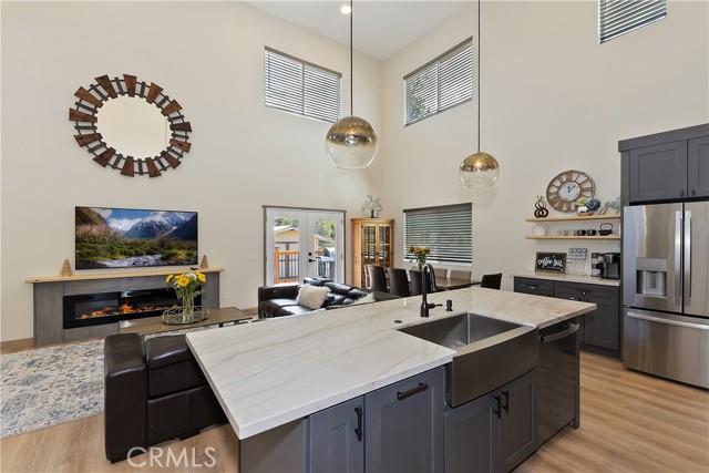 1215 Valley View Drive, Big Bear City CA: https://media.crmls.org/medias/710df799-e4b5-406f-b582-837d0408550f.jpg