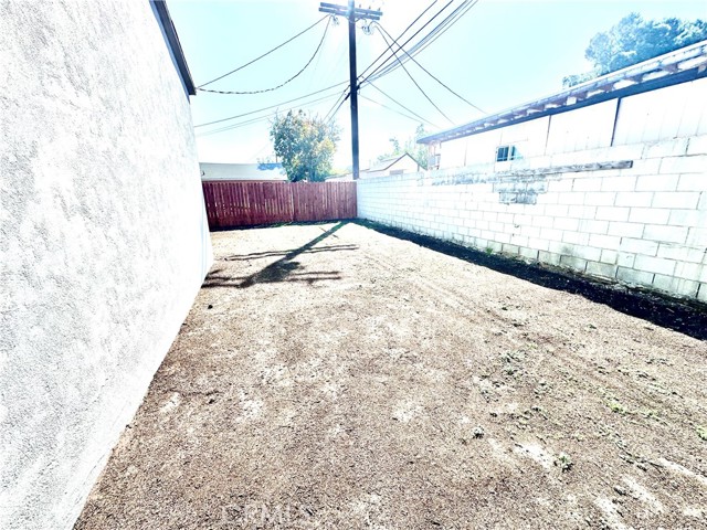 13723 Pinney Street, Pacoima CA: https://media.crmls.org/medias/710e3cc5-3144-49e4-a50d-91f1d2f74b32.jpg