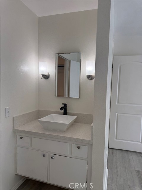 Detail Gallery Image 10 of 13 For 1056 Cabrillo Park Dr #G,  Santa Ana,  CA 92701 - 2 Beds | 1 Baths