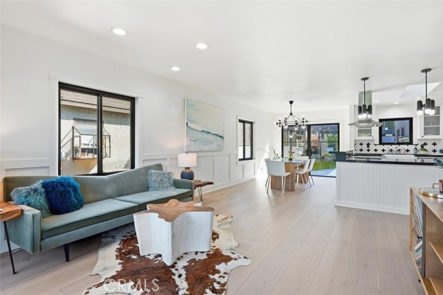 Detail Gallery Image 10 of 68 For 1012 10th St, Manhattan Beach,  CA 90266 - 4 Beds | 5 Baths