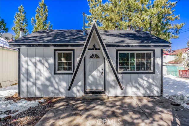Detail Gallery Image 1 of 23 For 917 Cypress Ln, Big Bear City,  CA 92314 - 1 Beds | 1 Baths