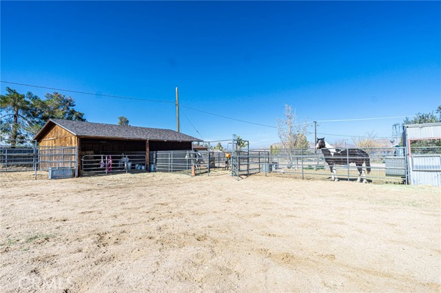 Detail Gallery Image 21 of 28 For 25835 Desert View Rd, Apple Valley,  CA 92308 - 3 Beds | 2 Baths