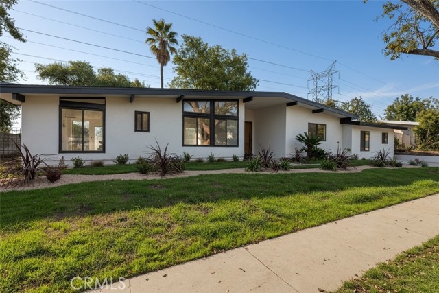 Detail Gallery Image 2 of 31 For 18653 Palomino Dr, Tarzana,  CA 91356 - 5 Beds | 4 Baths