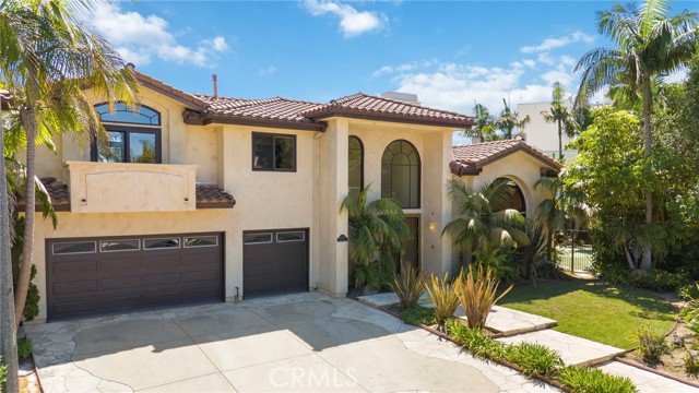 Detail Gallery Image 2 of 36 For 6270 E Bridle Cir, Long Beach,  CA 90815 - 5 Beds | 3/1 Baths