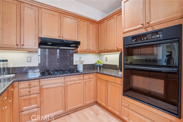 Detail Gallery Image 12 of 50 For 2889 Plaza Del Amo #405,  Torrance,  CA 90503 - 3 Beds | 2/1 Baths