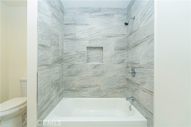 Detail Gallery Image 9 of 31 For 3510 Slayton St, Hawthorne,  CA 90250 - 5 Beds | 5 Baths