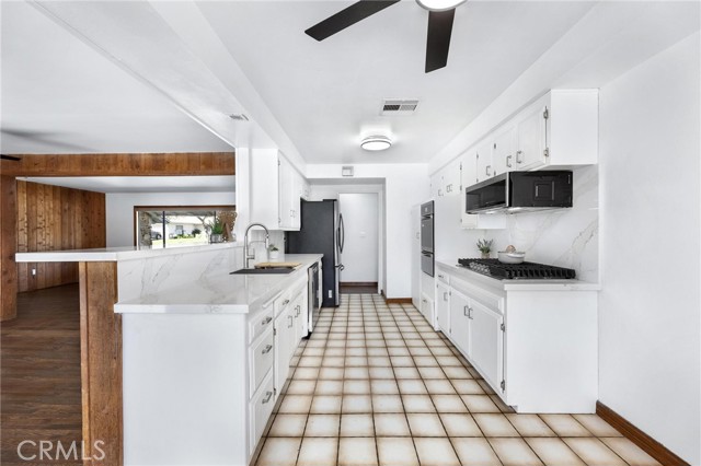 Detail Gallery Image 12 of 44 For 15030 Astoria St, Sylmar,  CA 91342 - 3 Beds | 2 Baths