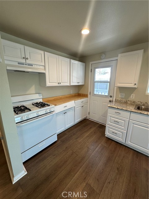 12830 6th, Yucaipa CA: https://media.crmls.org/medias/711440f4-4e6b-4a01-b78b-08d3d5422403.jpg