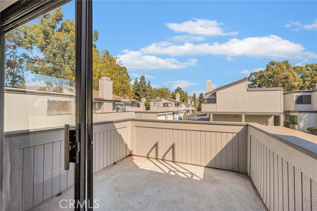 Detail Gallery Image 11 of 28 For 6508 Twin Circle Ln #1,  Simi Valley,  CA 93063 - 2 Beds | 1/1 Baths