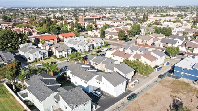 Detail Gallery Image 13 of 39 For 4822 Neely Cir, Huntington Beach,  CA 92649 - – Beds | – Baths