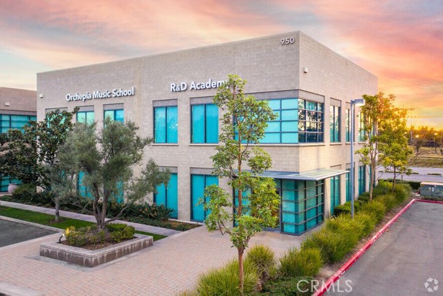 950 Roosevelt, Irvine CA: https://media.crmls.org/medias/7115a3c1-031b-4bf6-af7b-f7e7af76a650.jpg