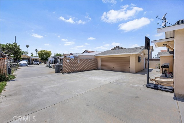Image 3 of 18 For 546 220th Street