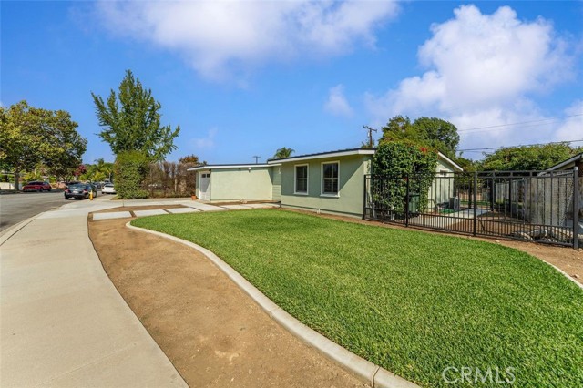 1908 E Walnut Creek Parkway, West Covina CA: https://media.crmls.org/medias/7116274a-0a0b-4de8-8470-a0819d8a74d0.jpg
