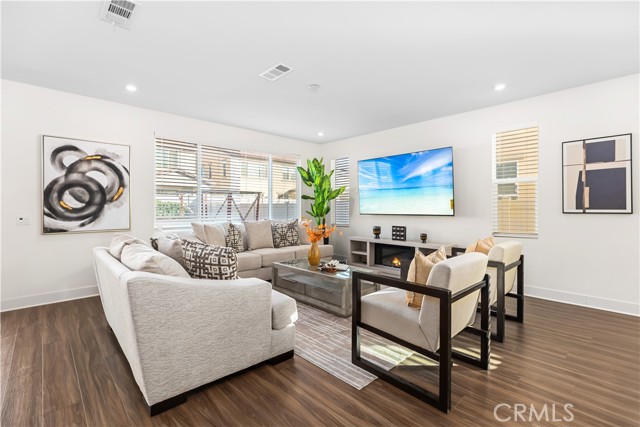 Detail Gallery Image 6 of 46 For 8720 Searcher St, Chino,  CA 91708 - 5 Beds | 3 Baths