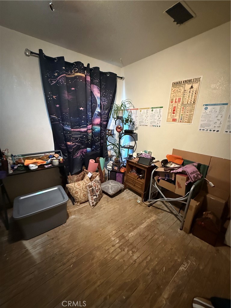 https://media.crmls.org/medias/7116ae79-060c-4e72-9443-7c4229dc5532.jpg?preset=X-Large