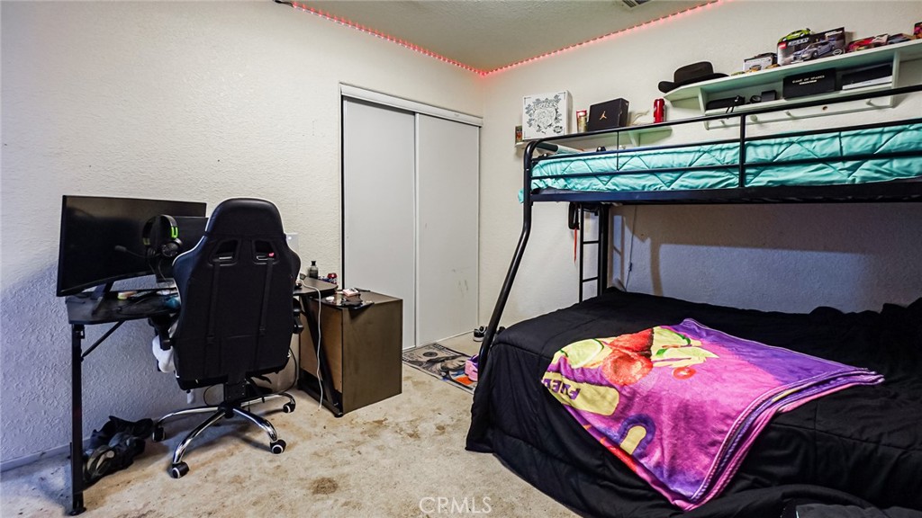https://media.crmls.org/medias/711747d8-83af-4ef1-be6c-5acf0497ffa1.jpg?preset=X-Large