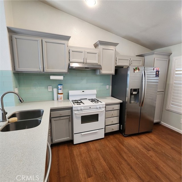 Detail Gallery Image 2 of 14 For 3754 Avondale St, Perris,  CA 92571 - 3 Beds | 2 Baths
