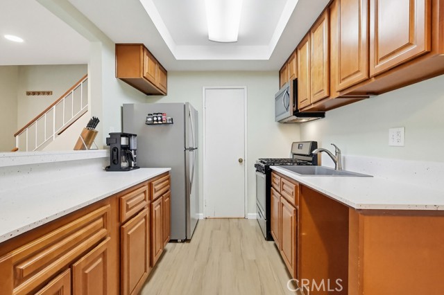 Detail Gallery Image 7 of 26 For 915 Carob Way #3,  Montebello,  CA 90640 - 3 Beds | 2 Baths