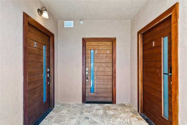 Detail Gallery Image 23 of 34 For 136 N Rampart Bld #3,  Los Angeles,  CA 90026 - 3 Beds | 2 Baths