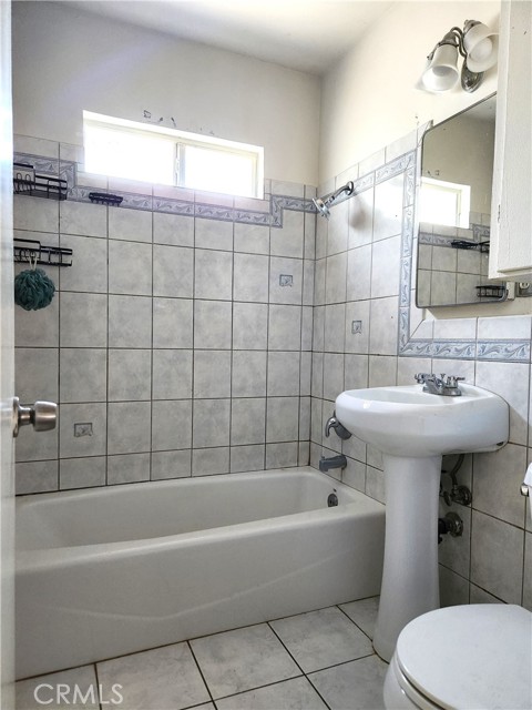 Image 21 of 27 For 4910 Kauffman Avenue