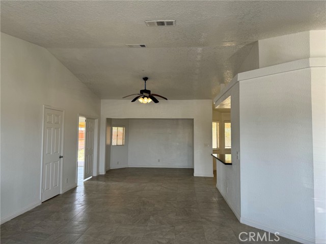 Detail Gallery Image 10 of 28 For 13684 Centola Rd, Phelan,  CA 92371 - 3 Beds | 2 Baths