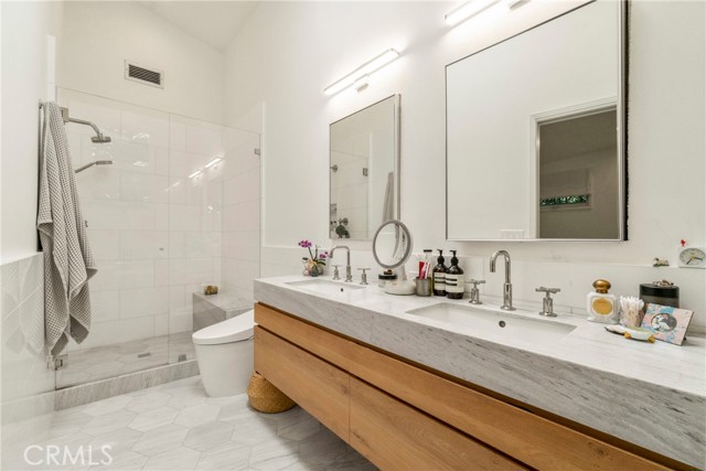 Detail Gallery Image 13 of 35 For 820 Opal St, Redondo Beach,  CA 90277 - 2 Beds | 2 Baths