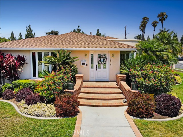 7845 5th, Downey CA: https://media.crmls.org/medias/71189c54-c568-4c7b-ad29-471557b3a84f.jpg