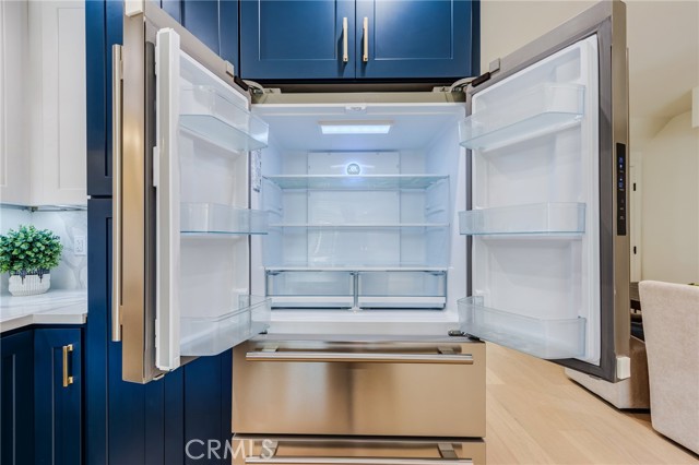 Detail Gallery Image 25 of 74 For 11919 Mayfield, Los Angeles,  CA 90049 - 3 Beds | 3 Baths