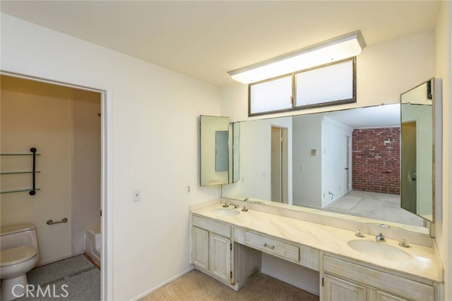 575 Esplanade, Redondo Beach, California 90277, 2 Bedrooms Bedrooms, ,1 BathroomBathrooms,Residential,Sold,Esplanade,SB17215162