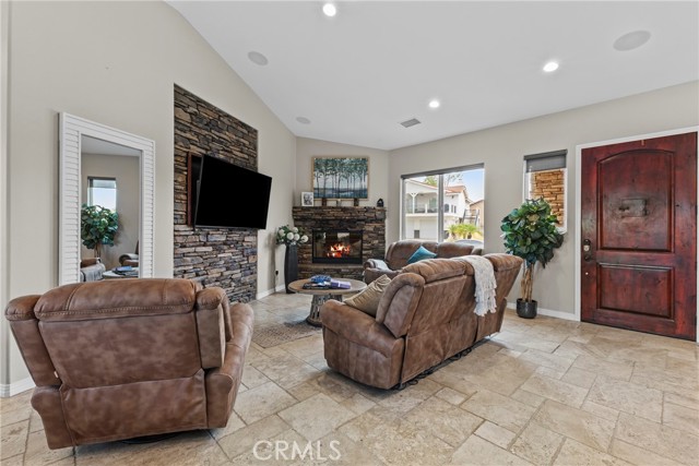 Detail Gallery Image 10 of 53 For 29710 Buggywhip Ct, Canyon Lake,  CA 92587 - 4 Beds | 3/1 Baths