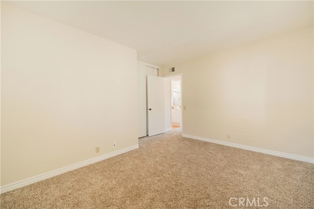 811 Oceanhill Drive, Huntington Beach CA: https://media.crmls.org/medias/711a69c7-70d0-4527-a191-9b2b53d32e6c.jpg