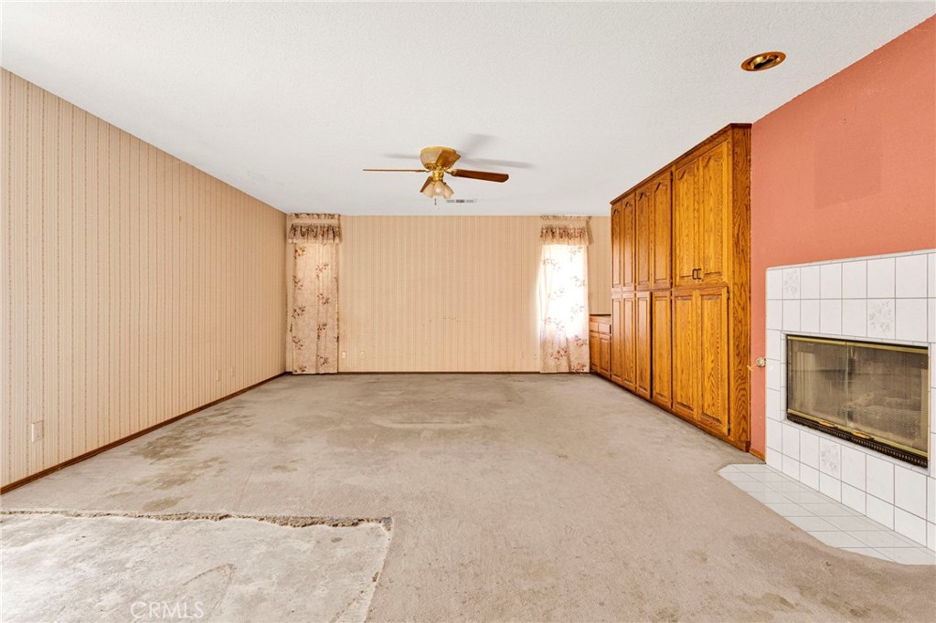 https://media.crmls.org/medias/711aa86a-861d-4032-a241-d80457476068.jpg?preset=X-Large