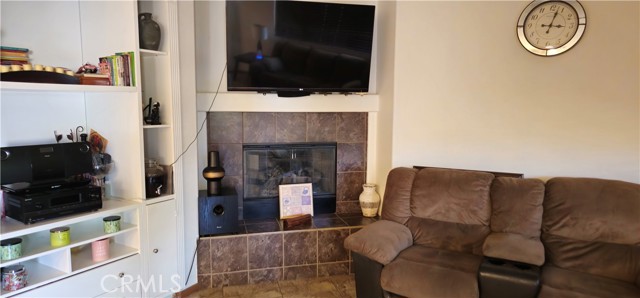 1940 CLEMENS Place, San Jacinto CA: https://media.crmls.org/medias/711ac4b5-5d7e-41c9-8d75-69ff0029cf4a.jpg